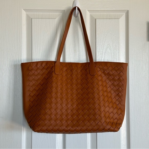 Urban Expressions Valencia Woven Tote Bag in Tan Vegan Leather - Picture 12 of 13